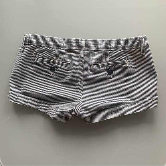 Hollister Striped Shorts - size 3 - Picture 2 of 5